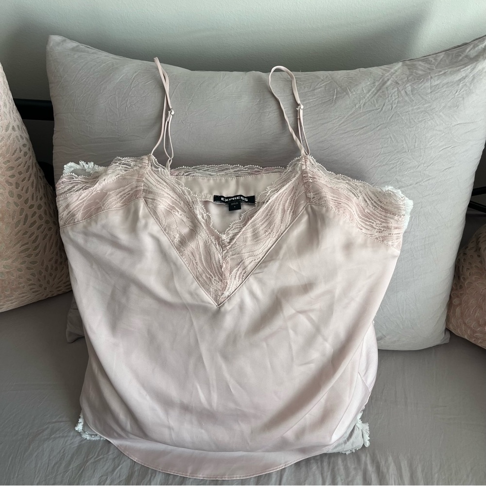 Express Pink V-Neck Sleeveless Camisole